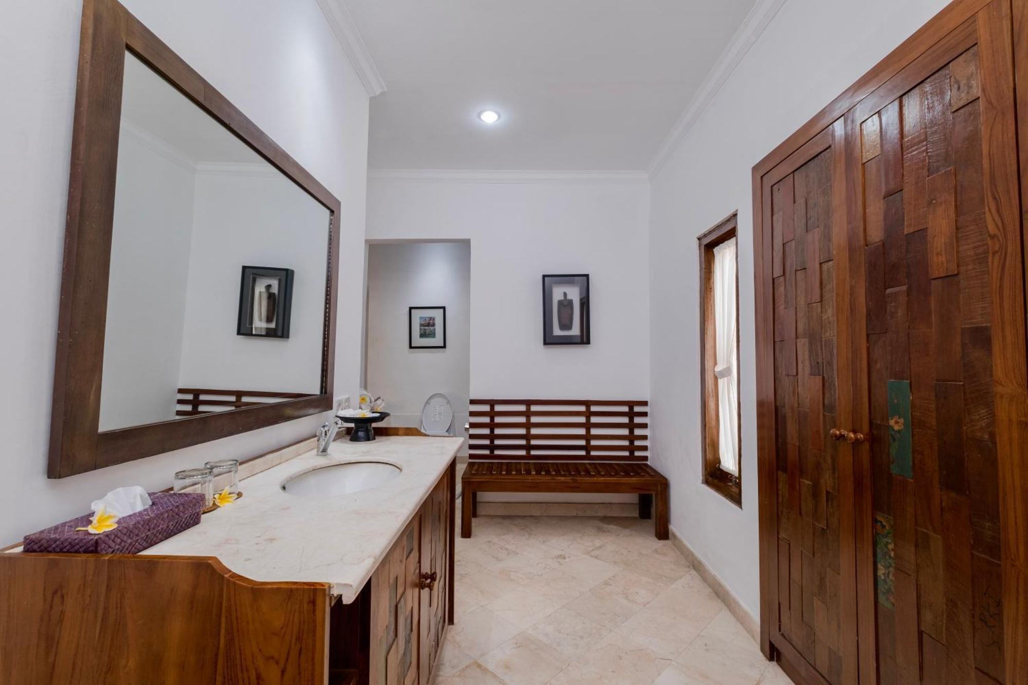 Alam Bidadari Seminyak Villa Luaran gambar