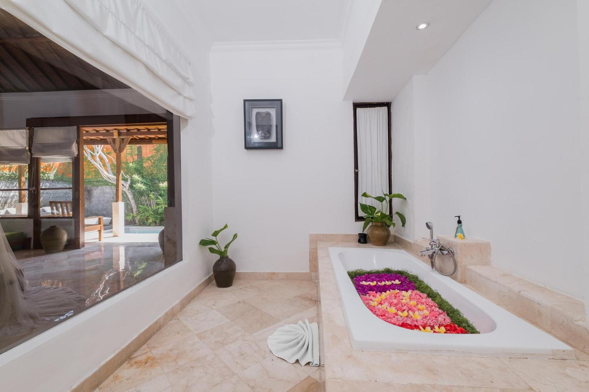 Alam Bidadari Seminyak Villa Luaran gambar